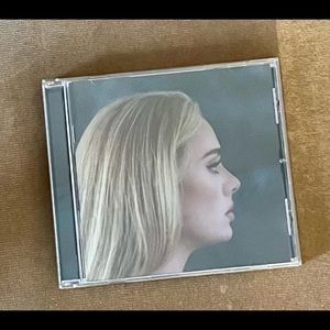 Adele 30 CD - Only used one to download to ITunes ❤️